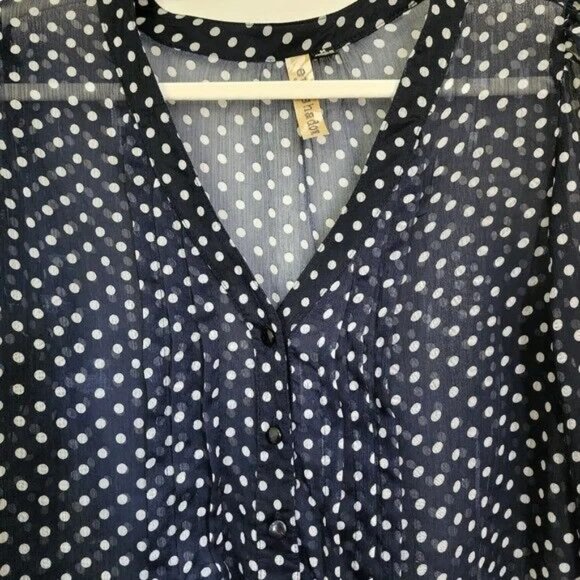 Eyeshadow Junior's Polka Dot Sheer V-Neck Half Sleeve Button-Down Blouse Medium - Picture 9 of 10
